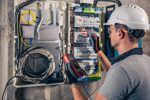 Best Emergency Electrical Repair  in Milwaukee, WI
